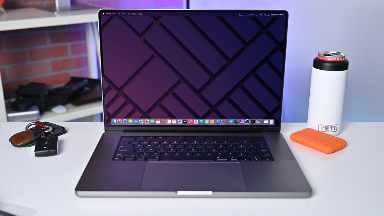 16-inch MacBook Pro with M2 Max (photo)
