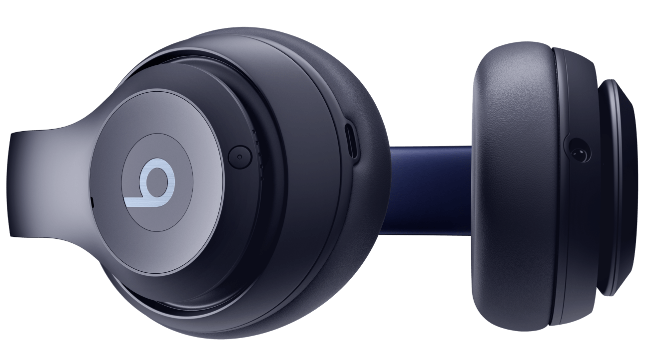 Beats Studio Pro hero on white (Beats by Dre)