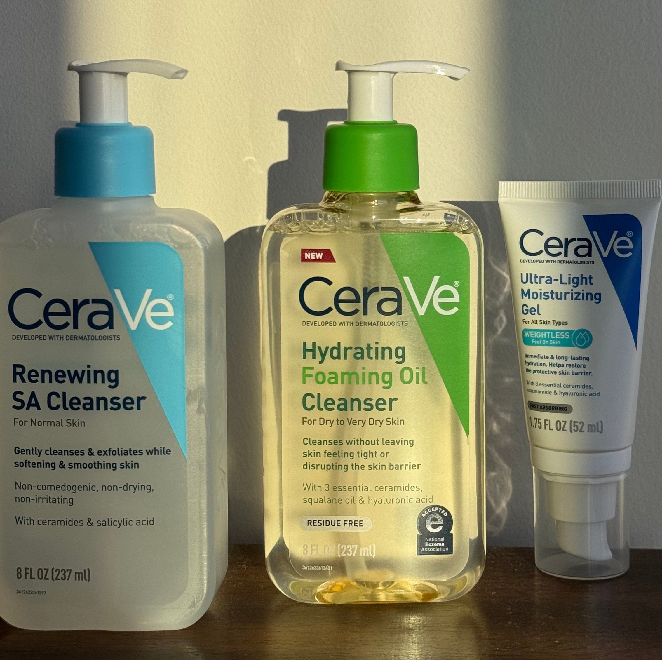 CeraVe Ultra-Light Moisturizing Lotion with Niacinamide