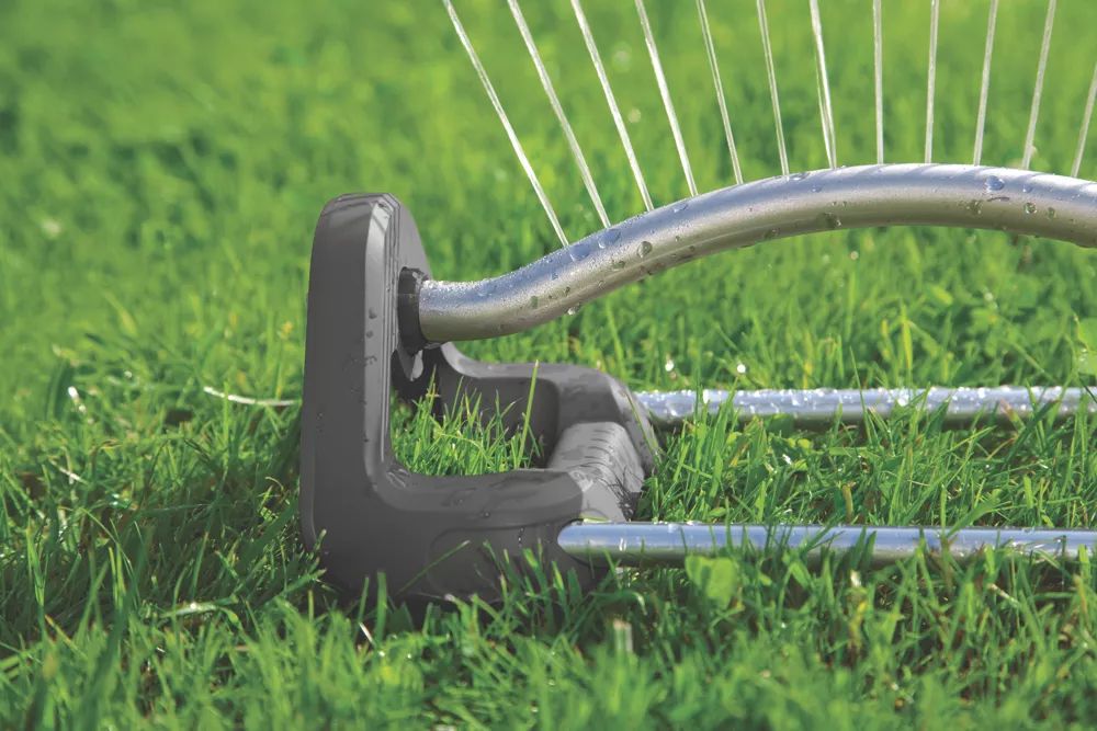 Gardena Aqua S Oscillating Sprinkler 220m²