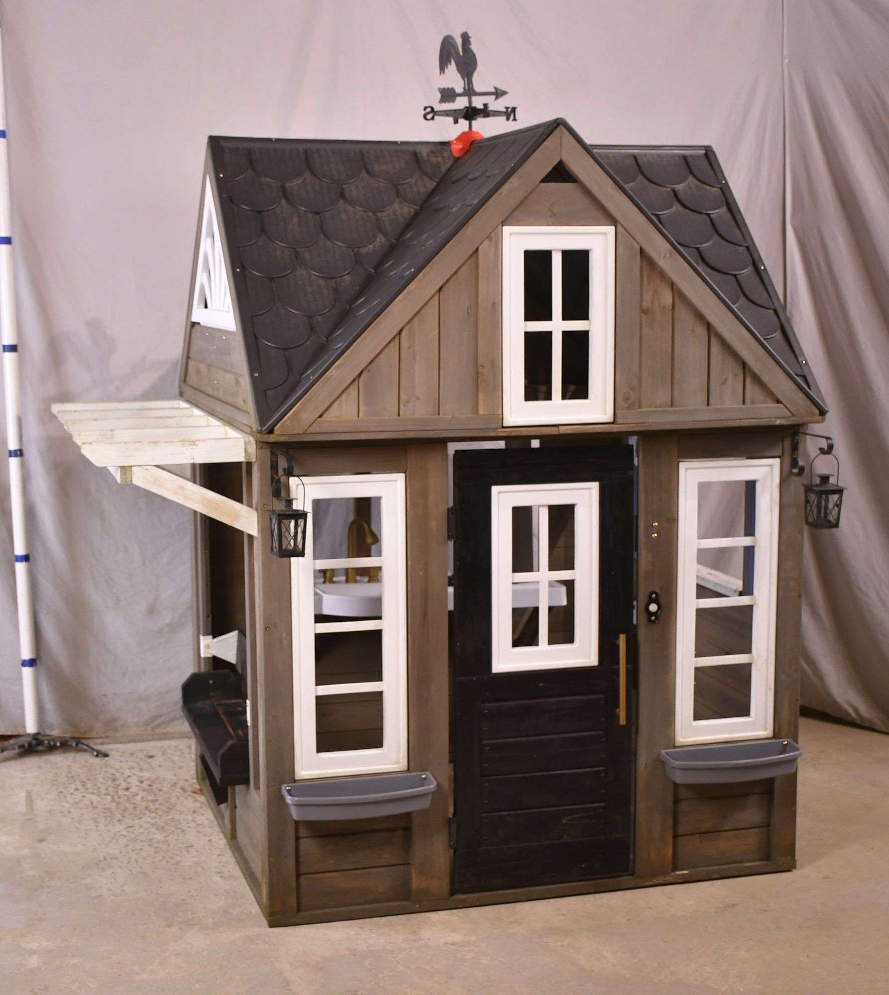 KidKraft "Stonewood" children's outdoor play house; 13-177 - R.H. Lee & Co. Auctioneers