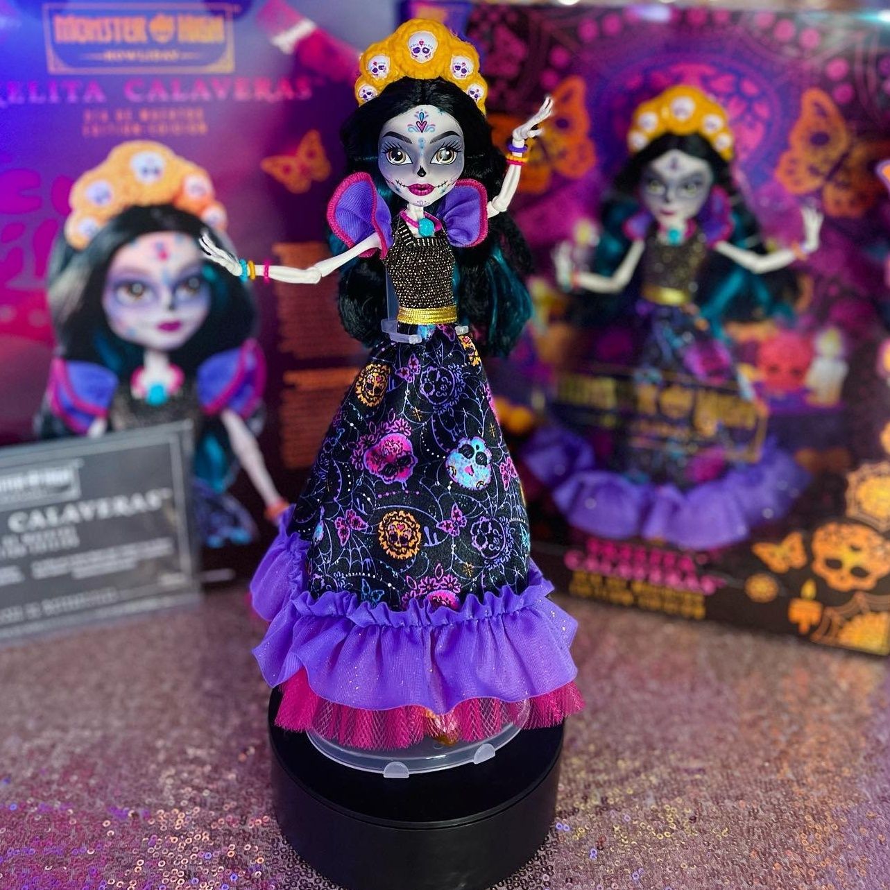 Monster High Skelita Calaveras Howliday Doll view 3