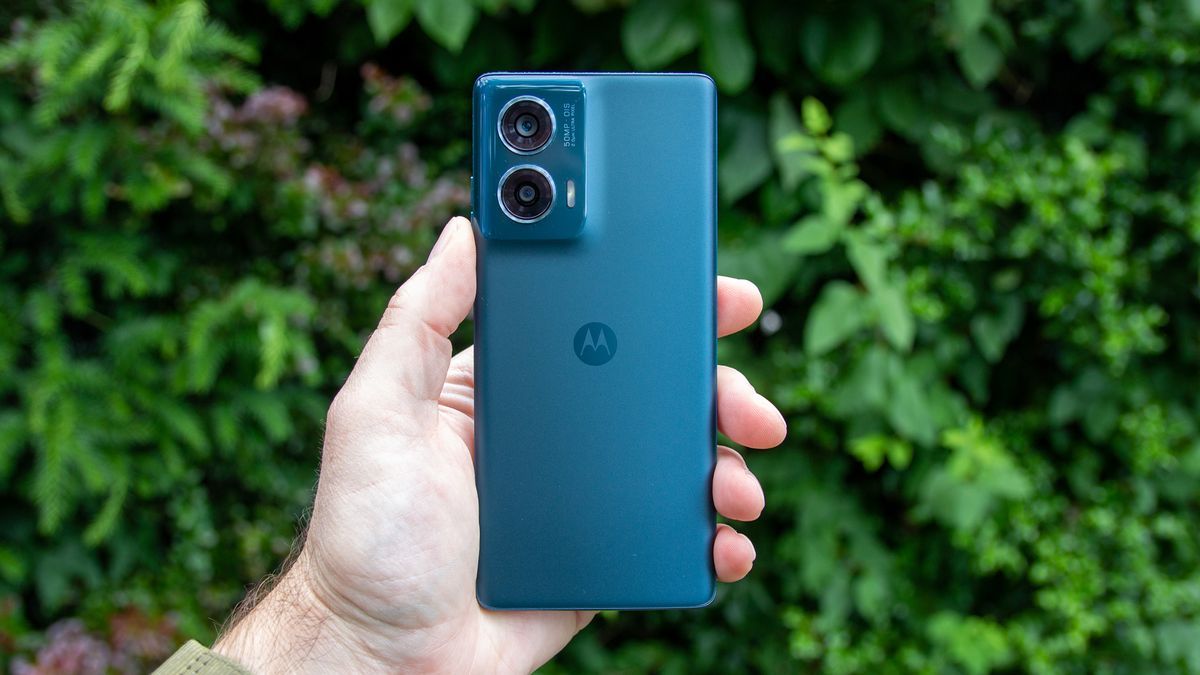 Motorola Edge 50 Fusion review: blending affordability with essential  performance | T3