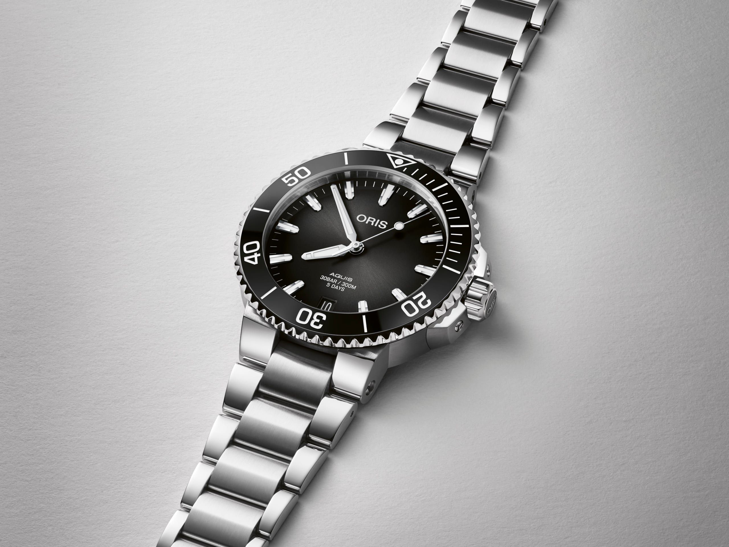 Aquis Date Calibre 400 - 01 400 7769 4154-07 8 22 09PEB | Oris